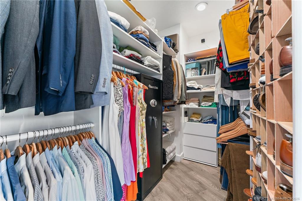 2318 NW Bay Colony Ct