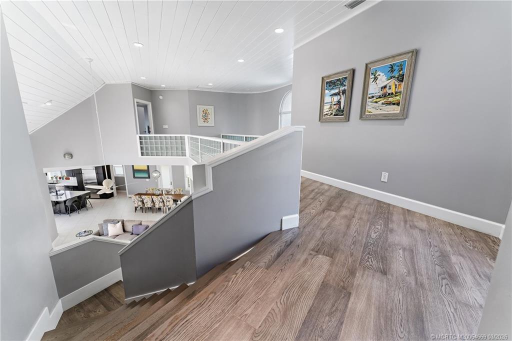 2318 NW Bay Colony Ct