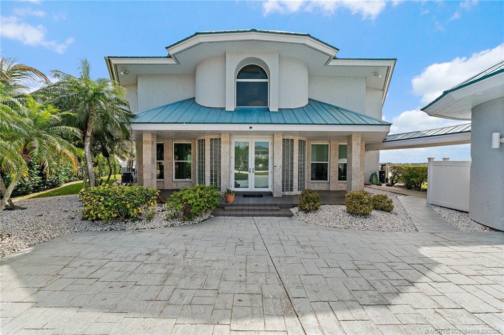 2318 NW Bay Colony Ct