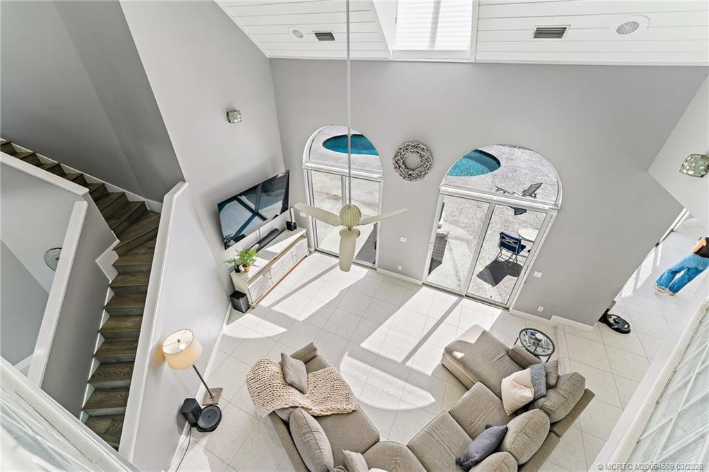 2318 NW Bay Colony Ct