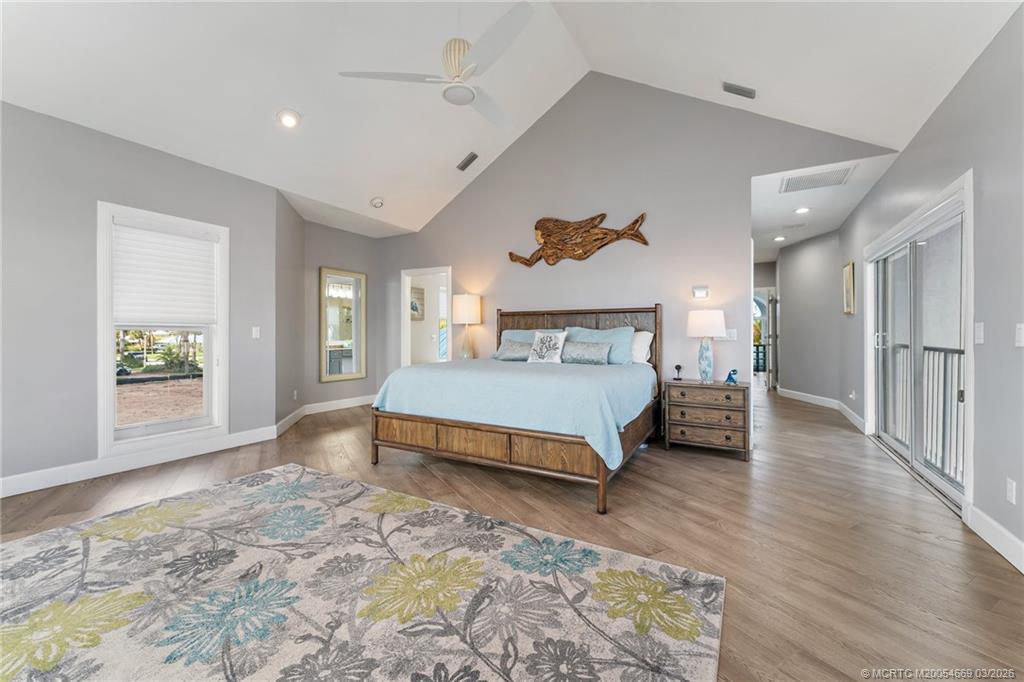 2318 NW Bay Colony Ct