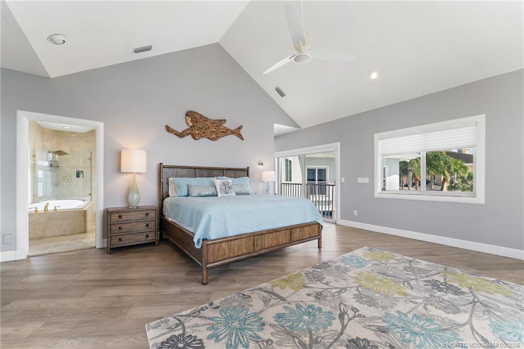 2318 NW Bay Colony Ct