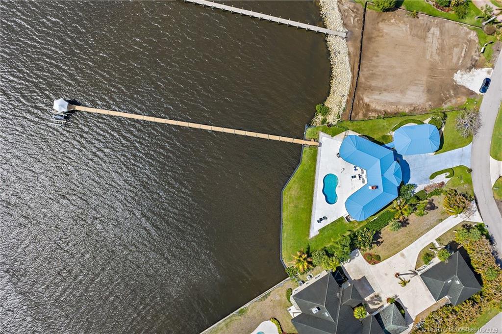 2318 NW Bay Colony Ct