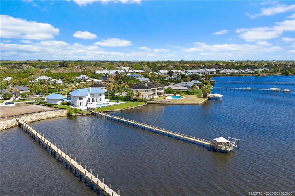 2318 NW Bay Colony Ct