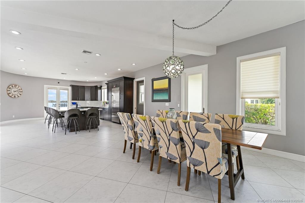 2318 NW Bay Colony Ct