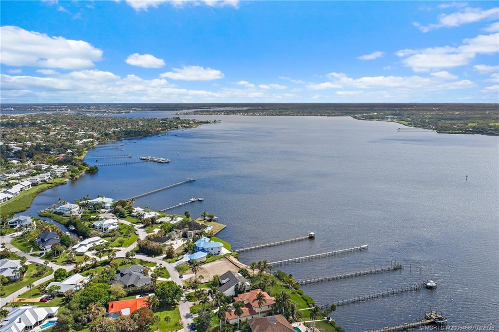 2318 NW Bay Colony Ct