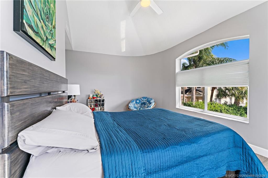 2318 NW Bay Colony Ct