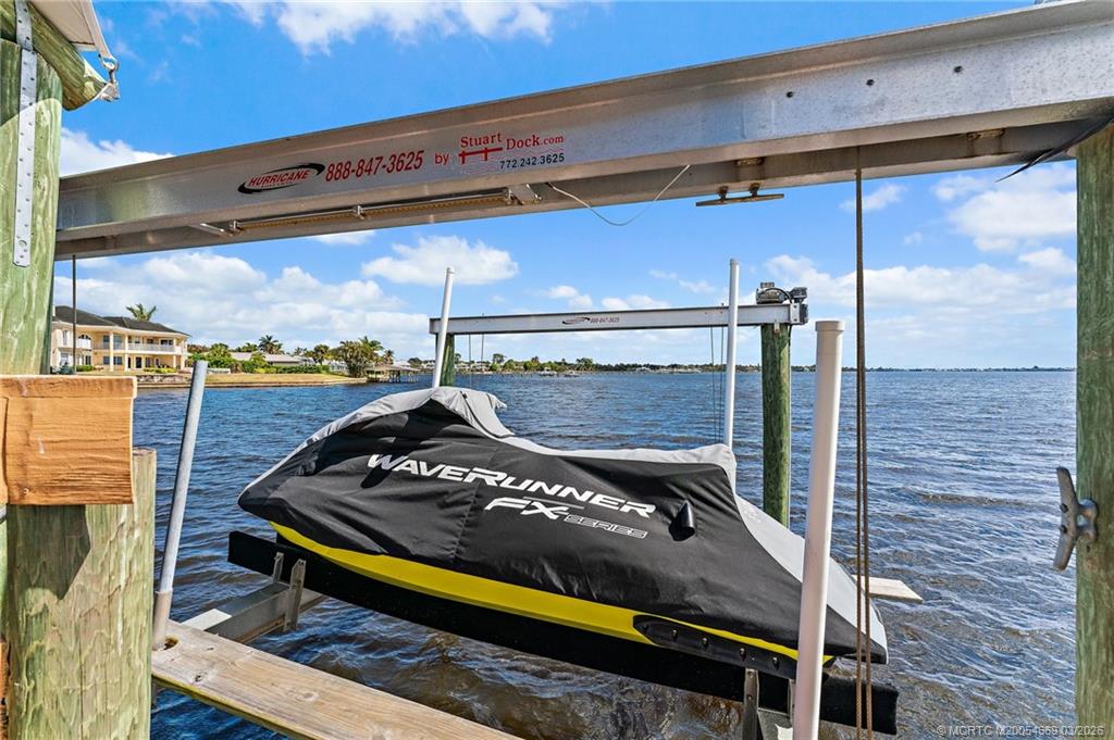 2318 NW Bay Colony Ct