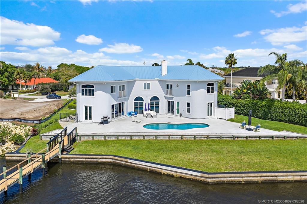 2318 NW Bay Colony Ct