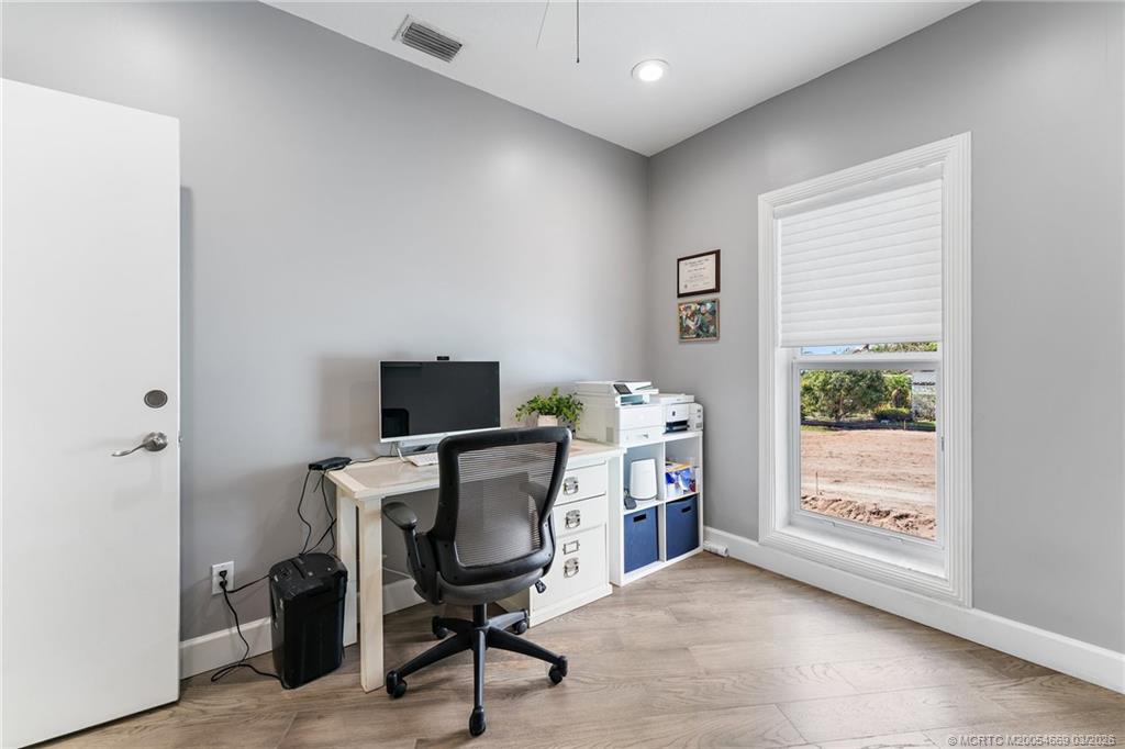 2318 NW Bay Colony Ct