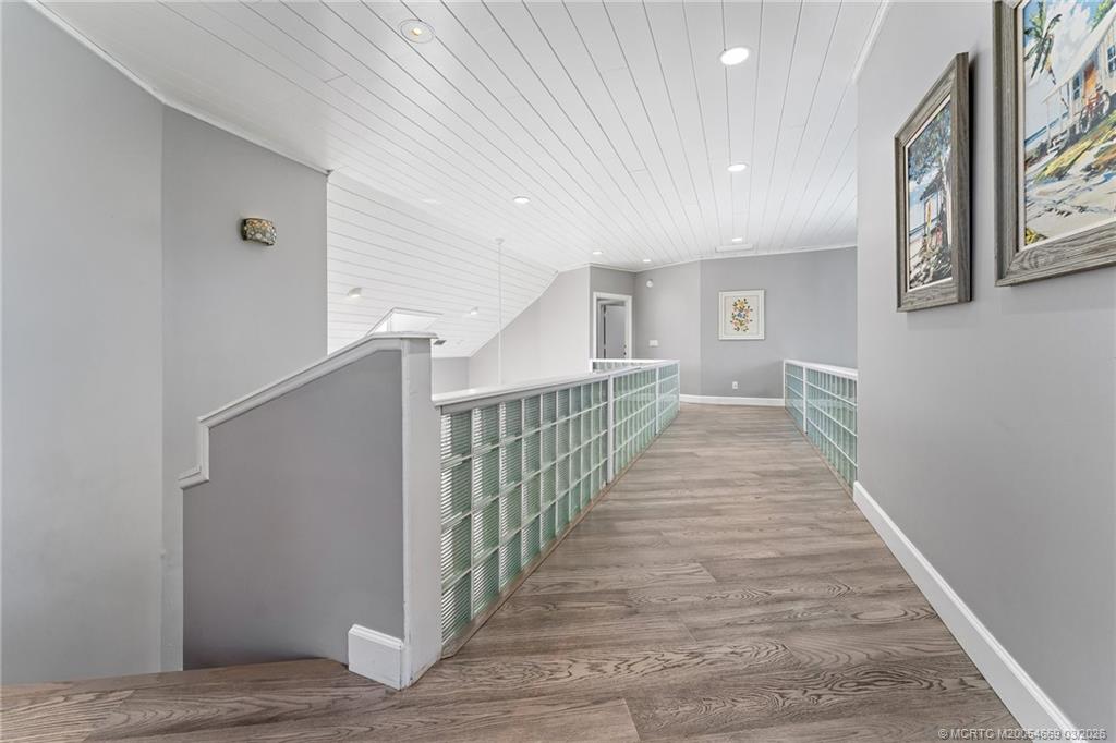 2318 NW Bay Colony Ct