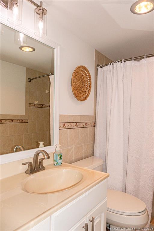 3482 NE Causeway Blvd 2-203