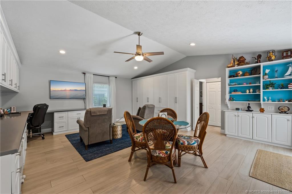 3160 SE Gran Via Way