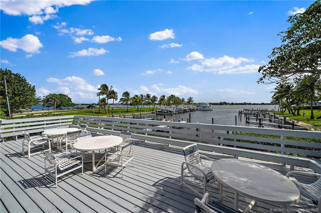 540 SE Saint Lucie Blvd