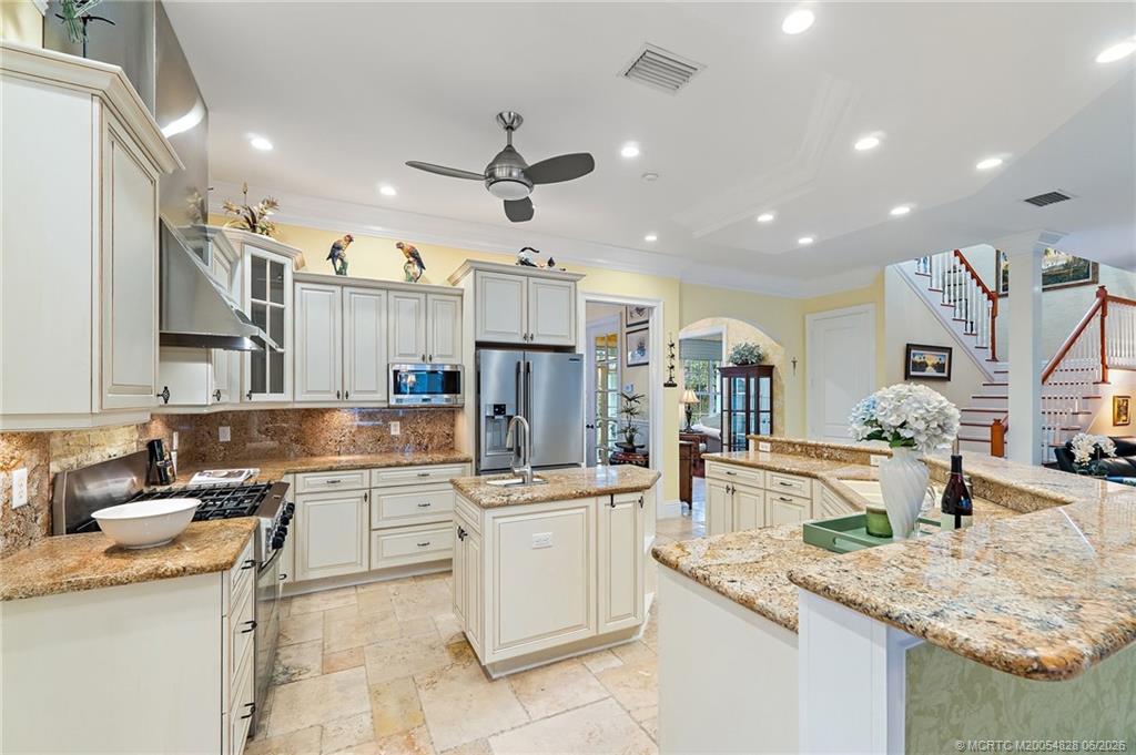 540 SE Saint Lucie Blvd