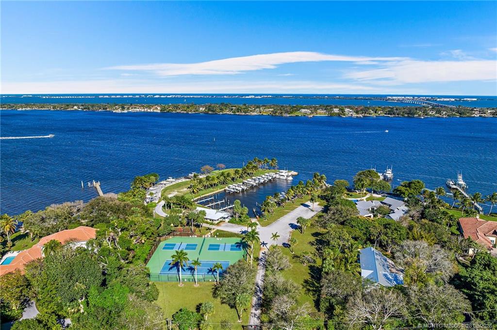 540 SE Saint Lucie Blvd