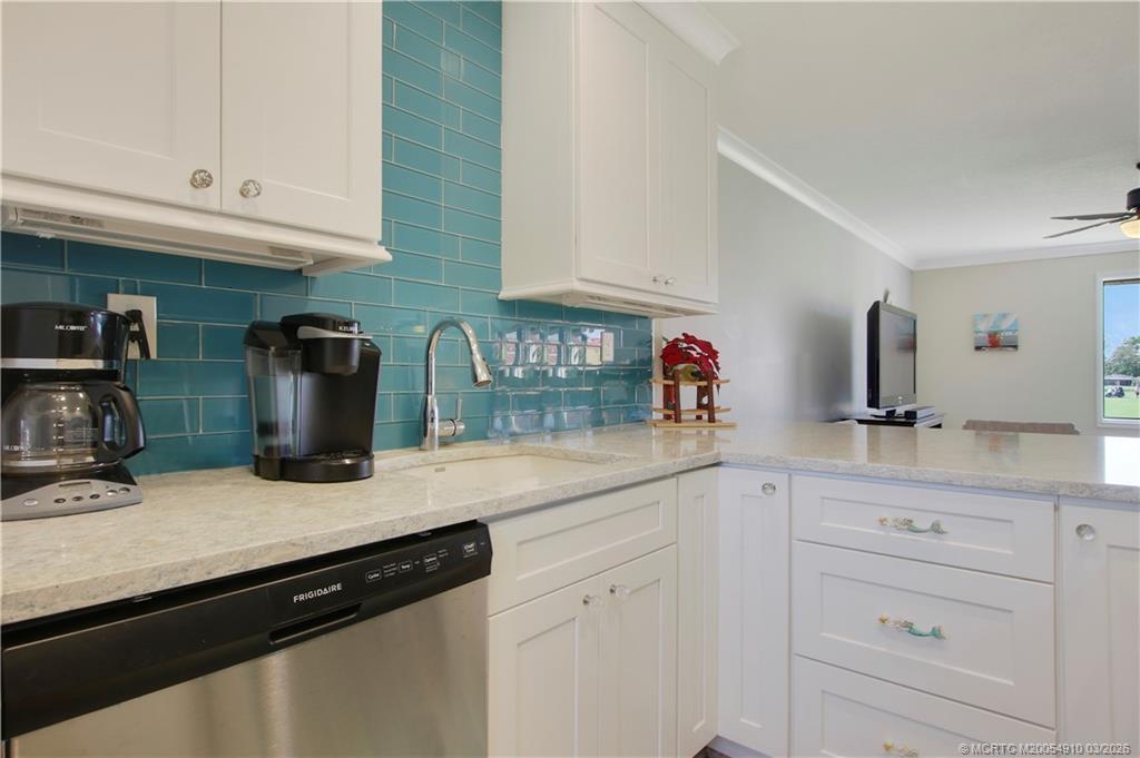 5323 SE Miles Grant Road 206