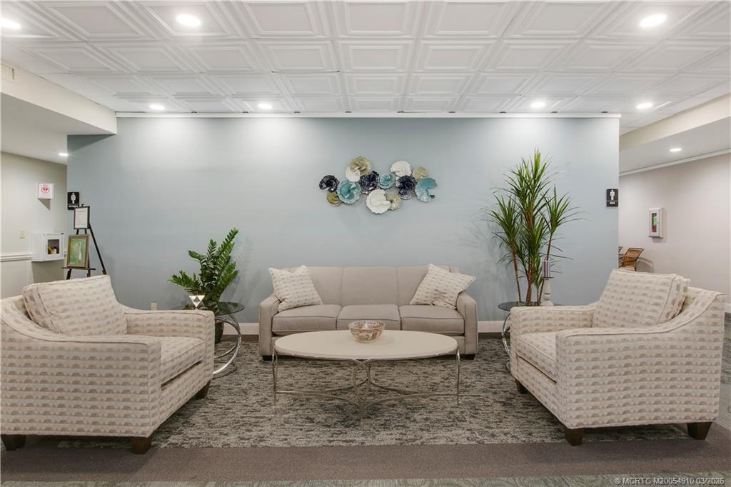 5323 SE Miles Grant Road 206