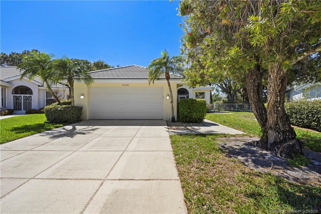 7628 SE Autumn Lane