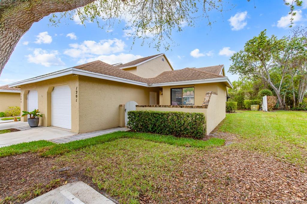 1201 Maplewood Drive