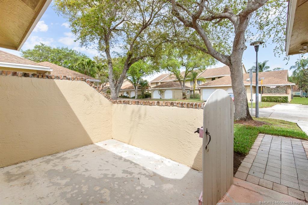 1201 Maplewood Drive