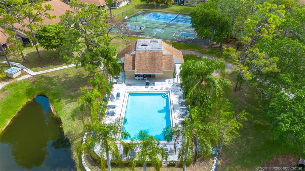 1201 Maplewood Drive