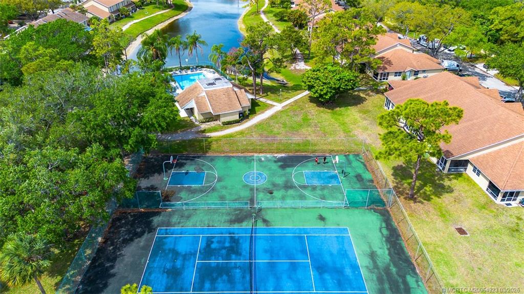 1201 Maplewood Drive