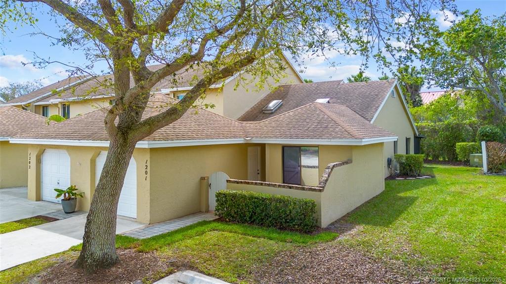 1201 Maplewood Drive