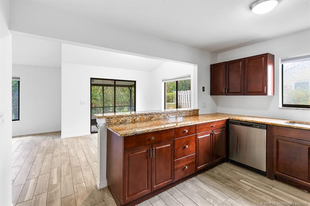 1201 Maplewood Drive