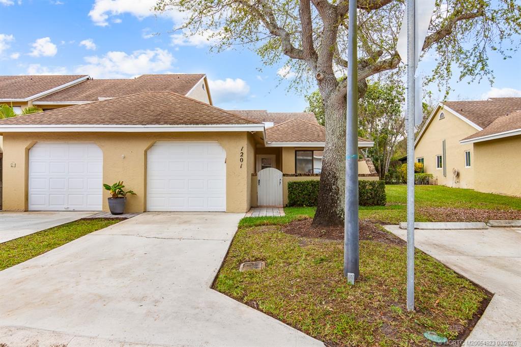1201 Maplewood Drive