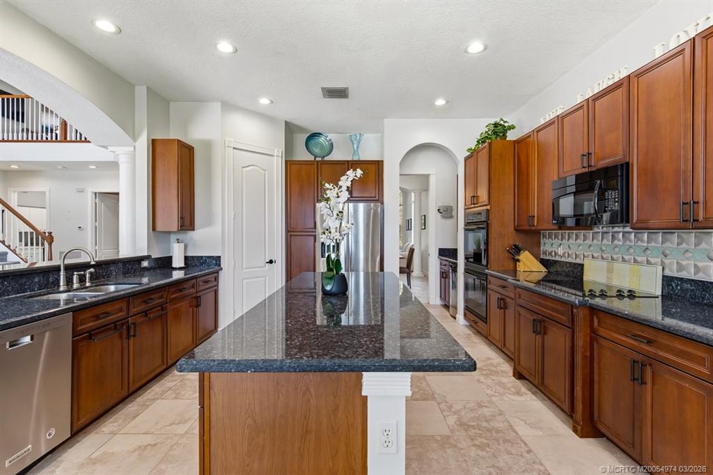 4811 SW Long Bay Drive