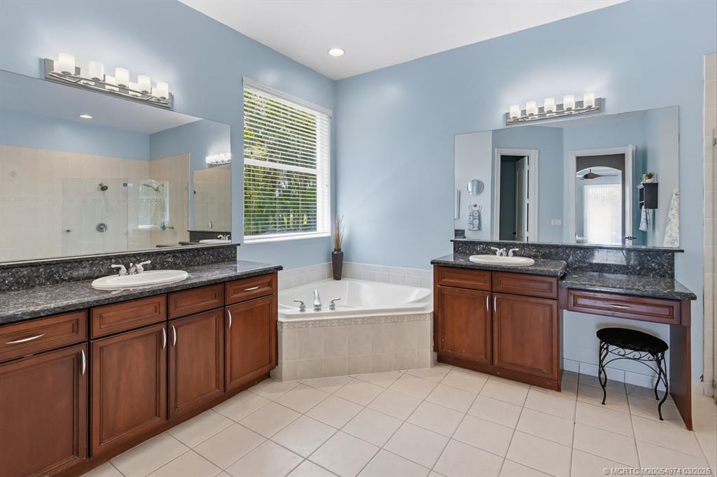 4811 SW Long Bay Drive