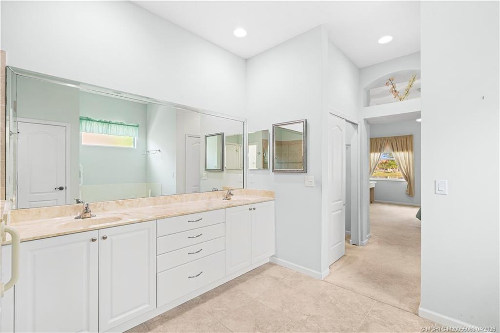 1661 NW Old Oak Terrace