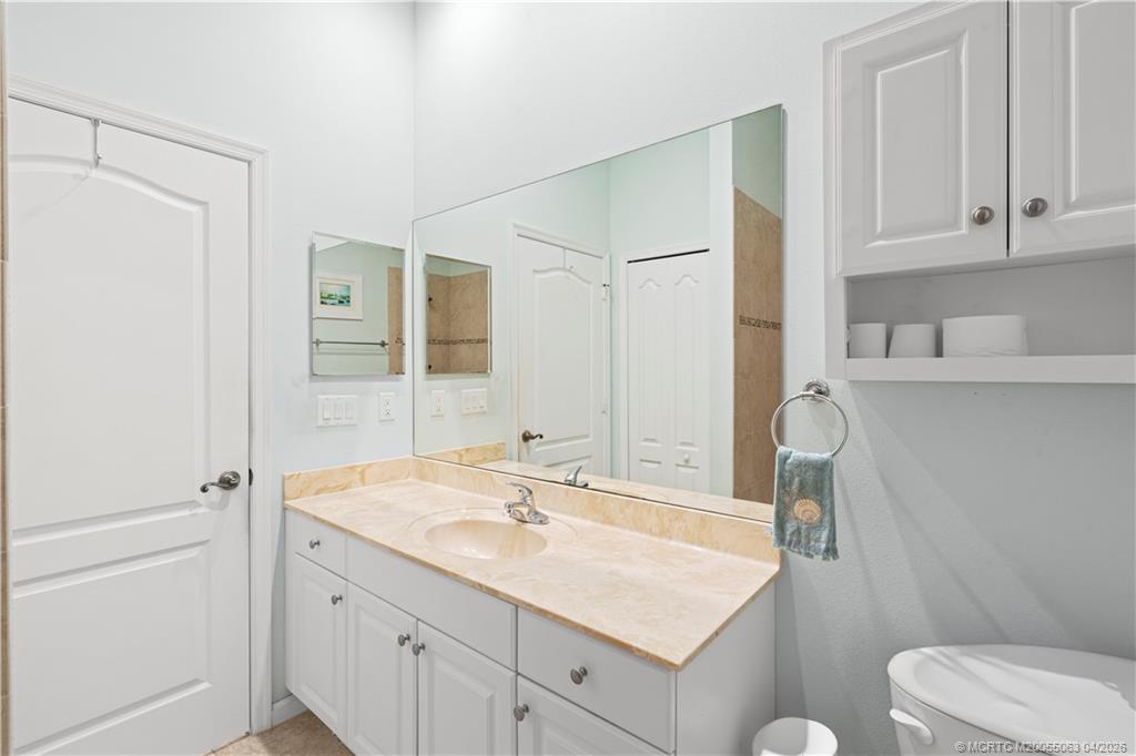 1661 NW Old Oak Terrace