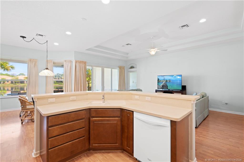 1661 NW Old Oak Terrace