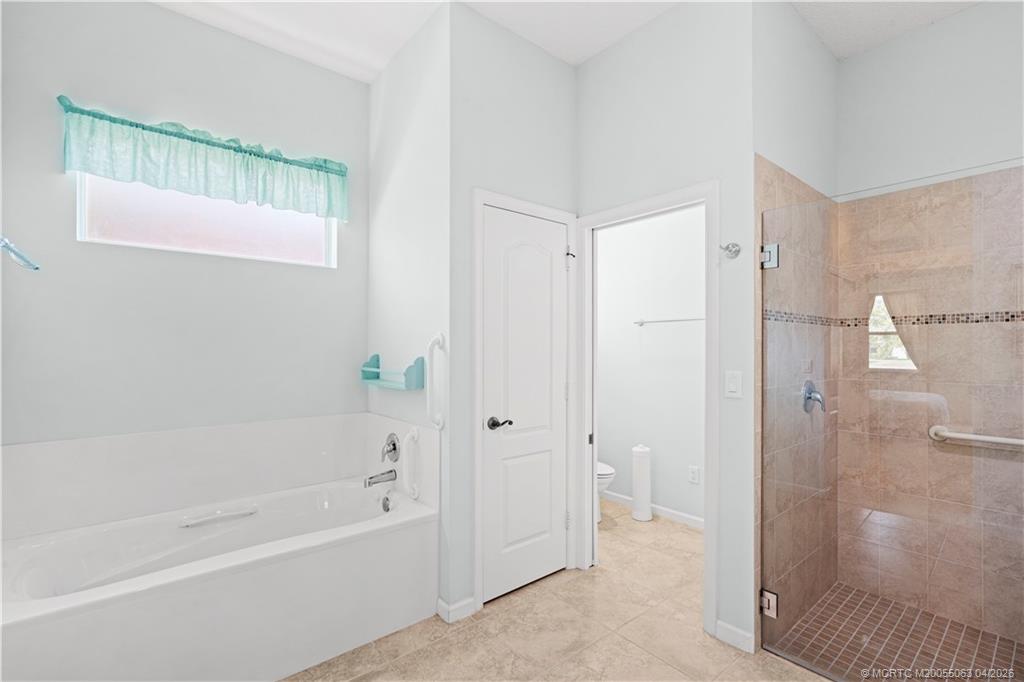 1661 NW Old Oak Terrace