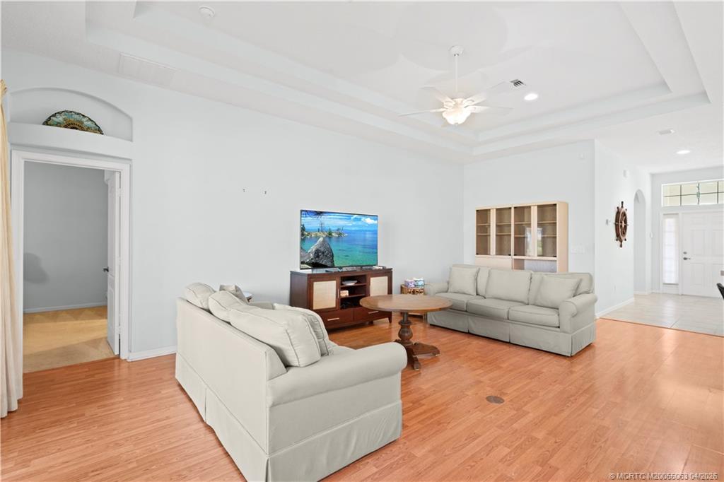 1661 NW Old Oak Terrace