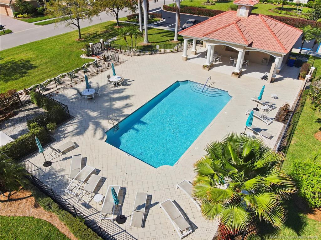 1661 NW Old Oak Terrace