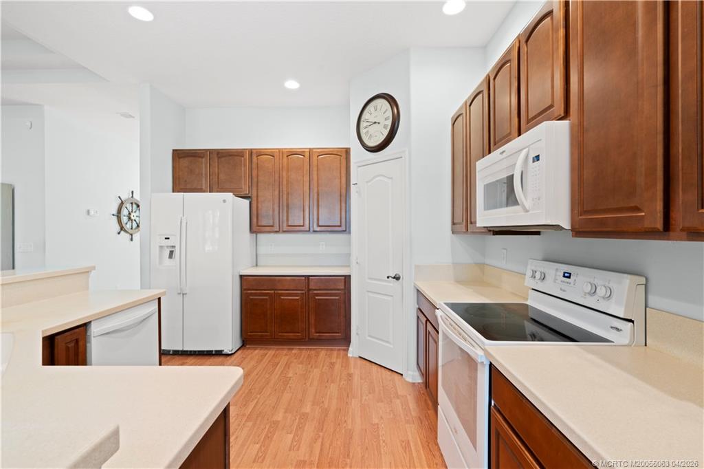 1661 NW Old Oak Terrace