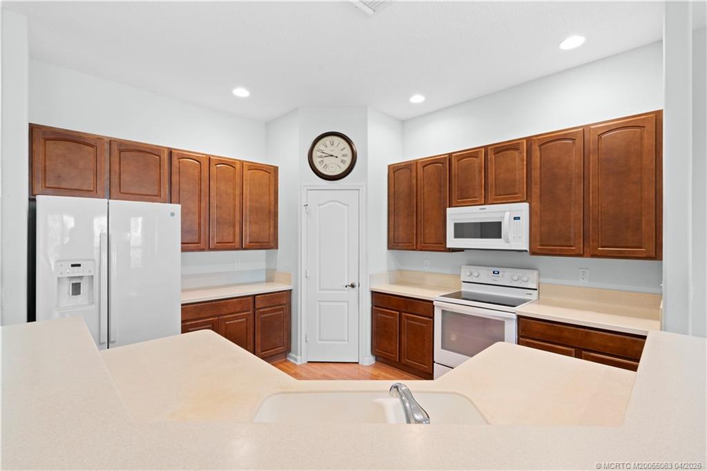 1661 NW Old Oak Terrace