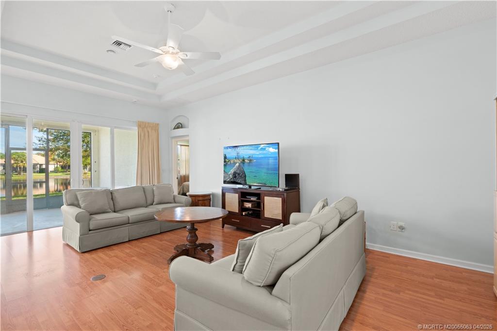 1661 NW Old Oak Terrace