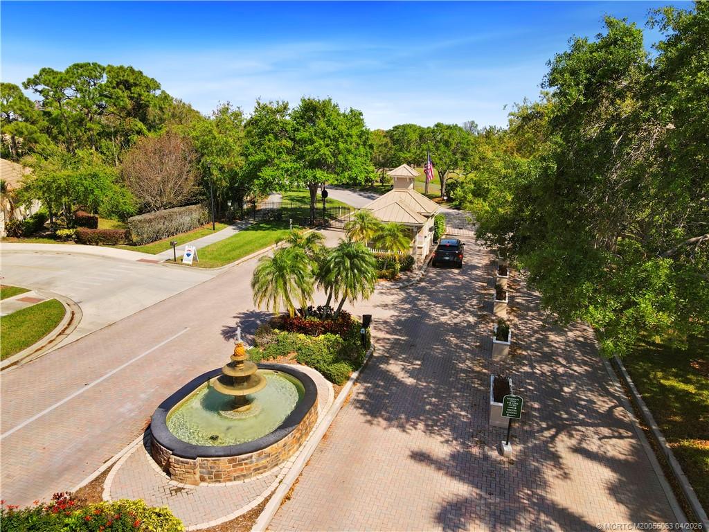 1661 NW Old Oak Terrace