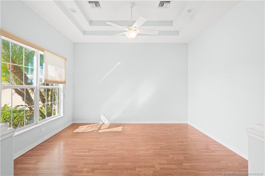 1661 NW Old Oak Terrace