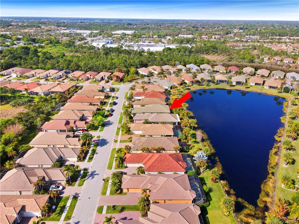 1661 NW Old Oak Terrace