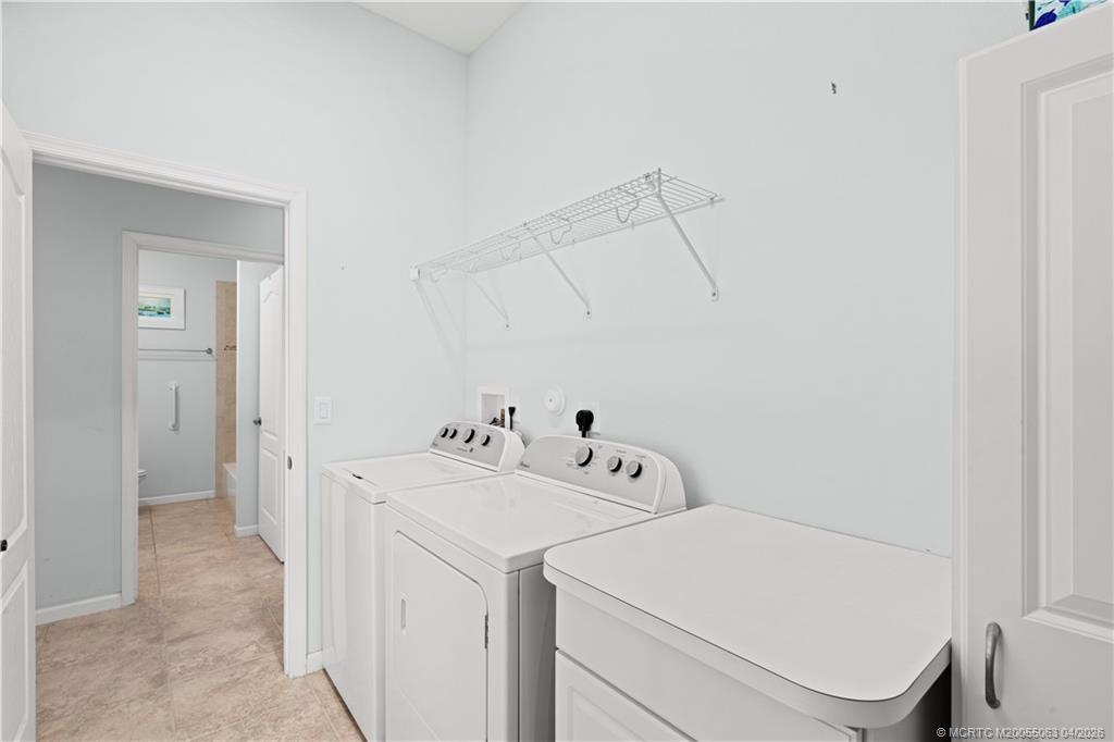 1661 NW Old Oak Terrace