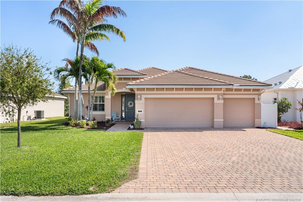 445 NW Sunflower Place