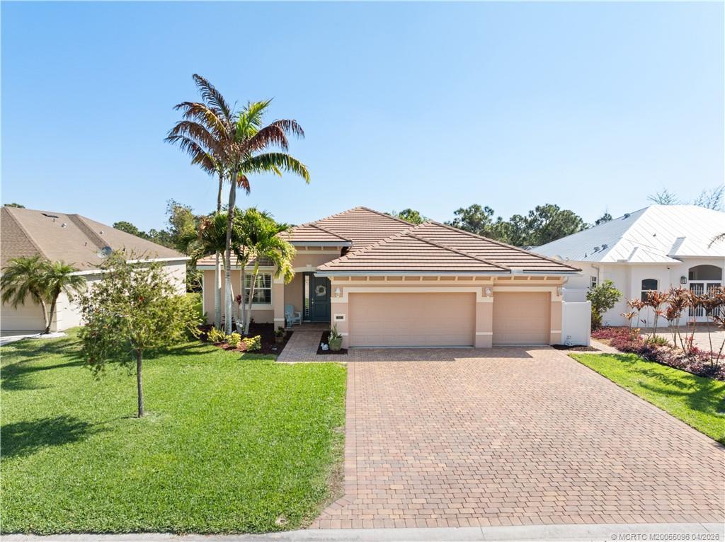445 NW Sunflower Place