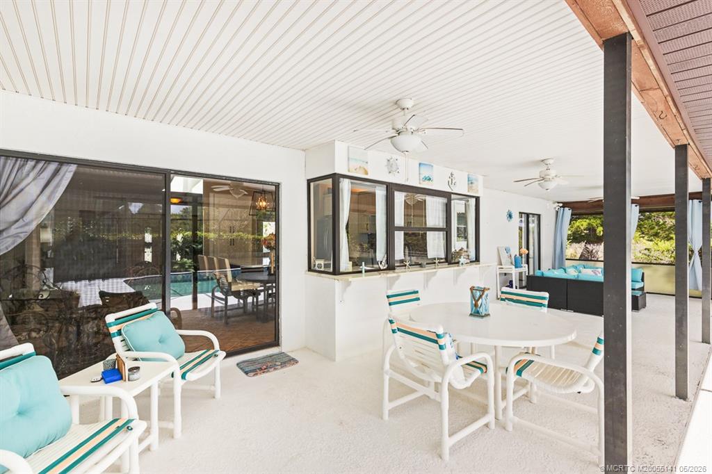 992 SE Thornhill Drive
