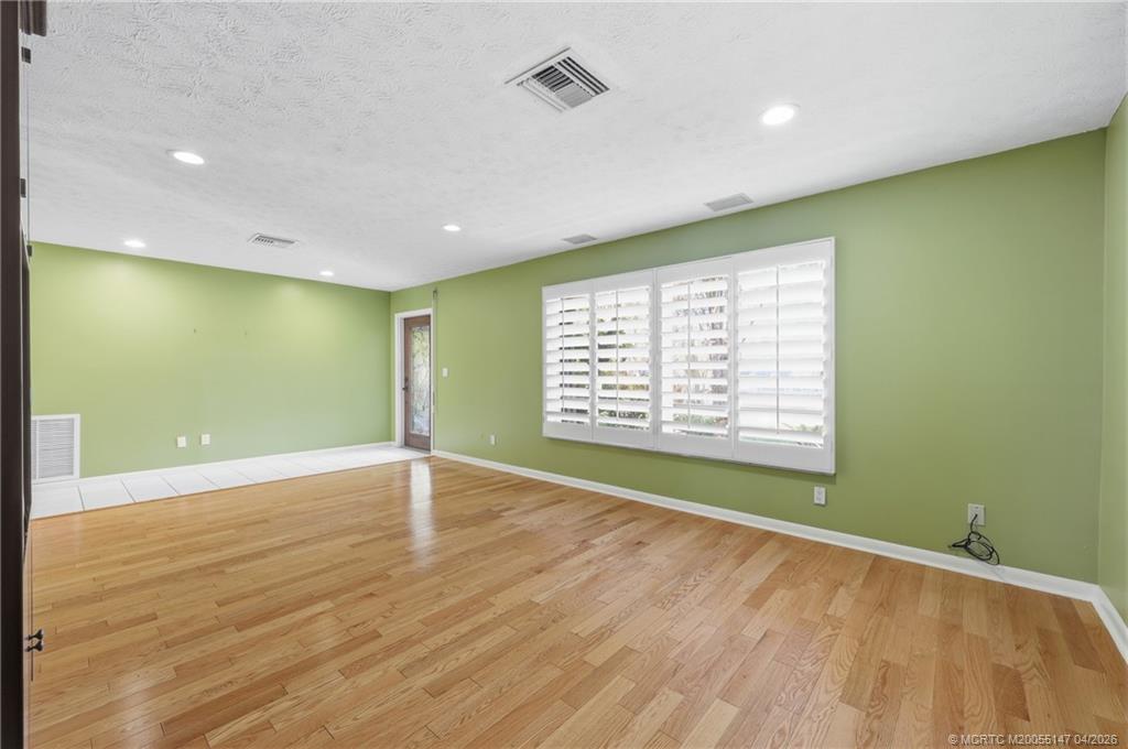 1038 NE Hansen Terrace