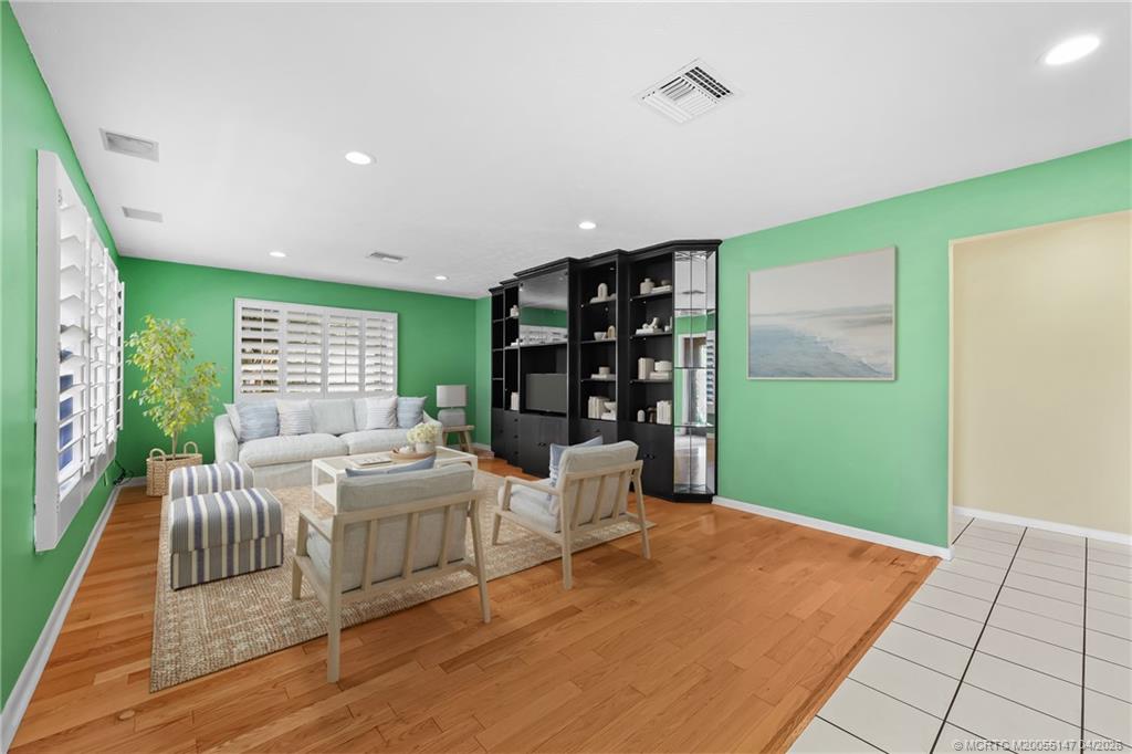 1038 NE Hansen Terrace